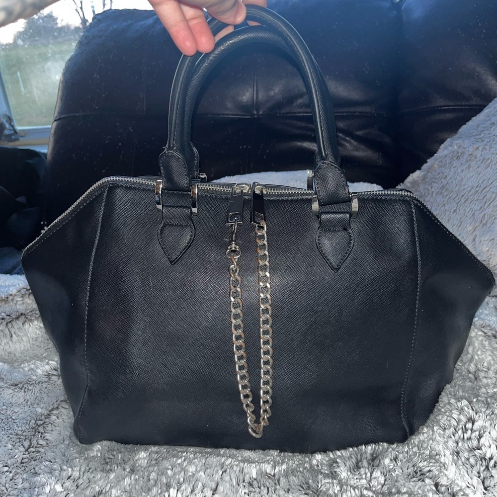 Express Black Zipper Tote Bag